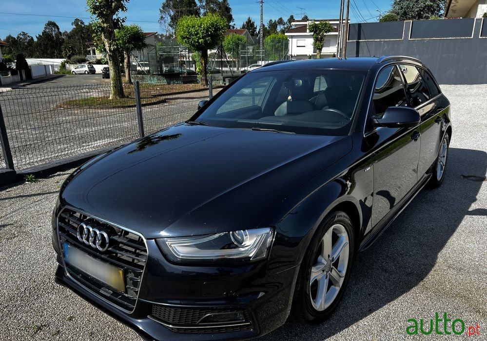 2013' Audi A4 Avant photo #1