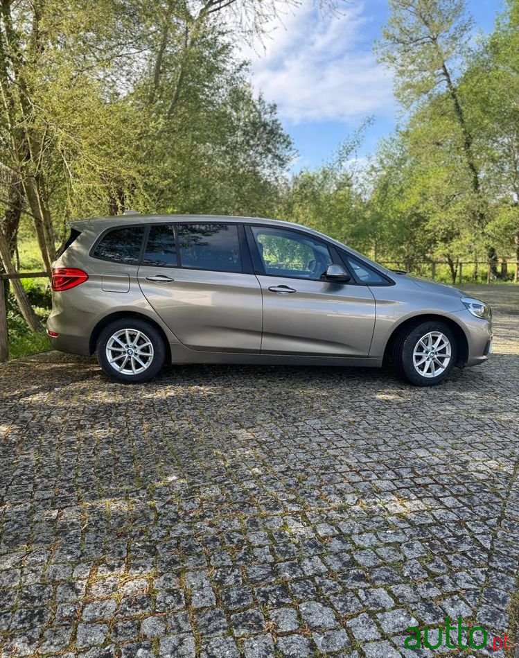 2016' BMW Série 2 D 7L Advantage photo #6