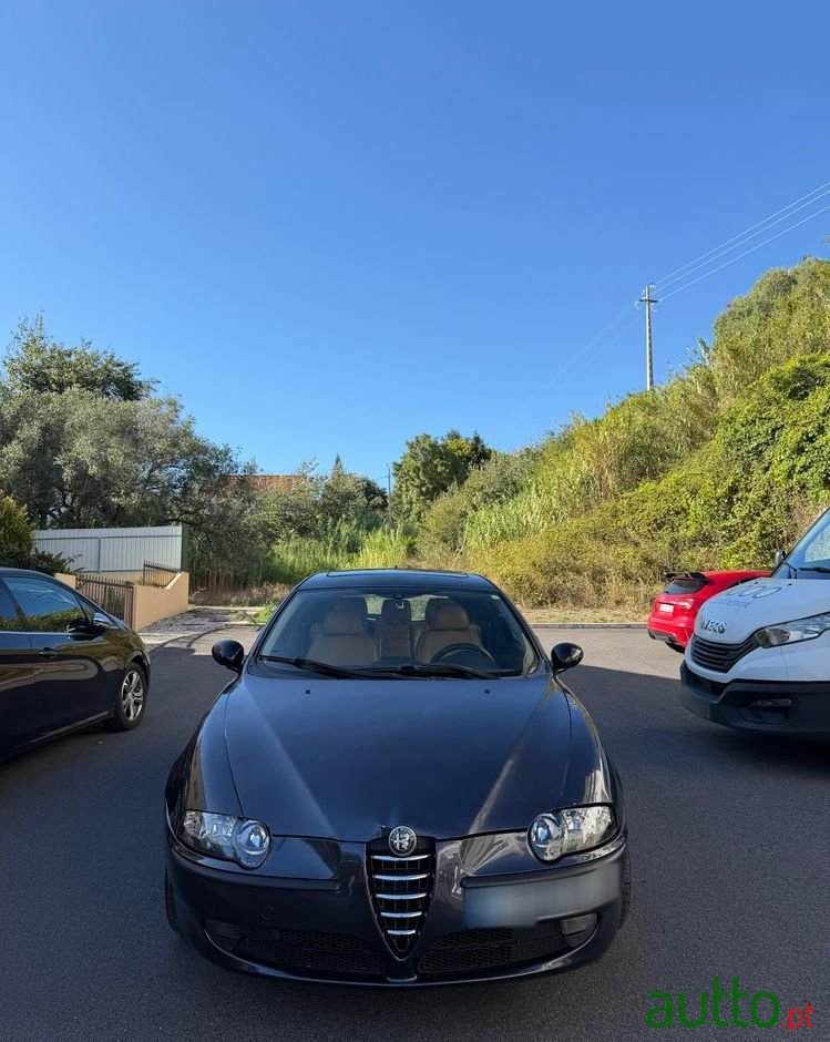 2002' Alfa Romeo 147 Ver-1-6-Ts-Plus photo #1