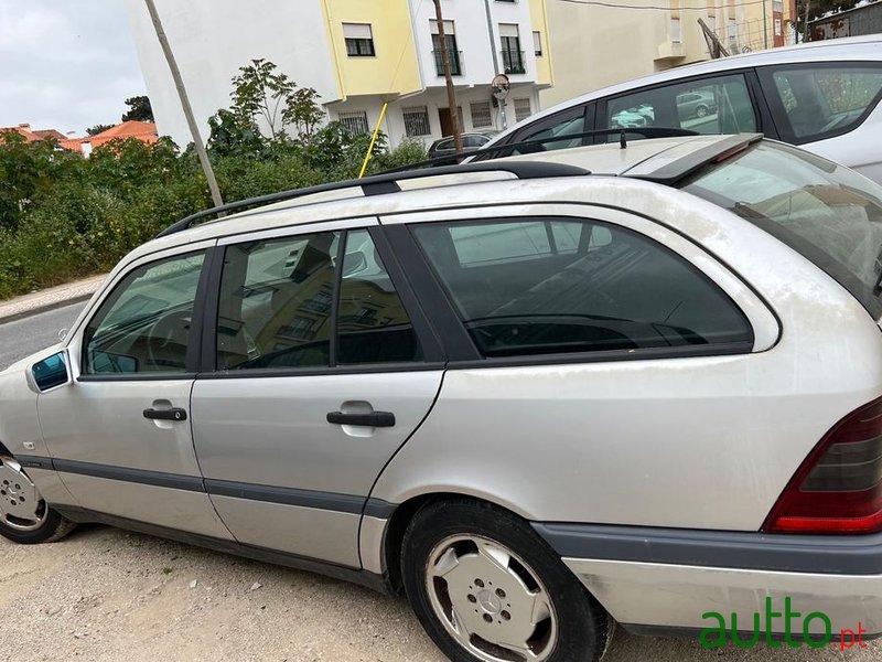 1999' Mercedes-Benz 220 photo #1