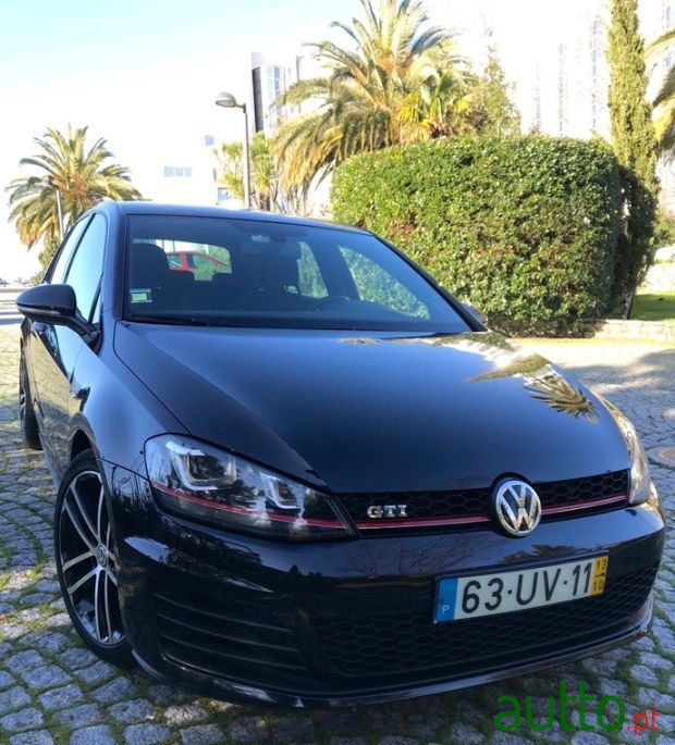 2013' Volkswagen Golf photo #1