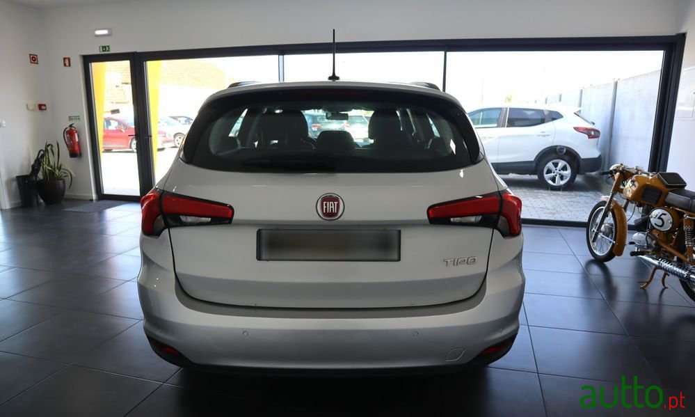 2017' Fiat Tipo Station Wagon photo #6