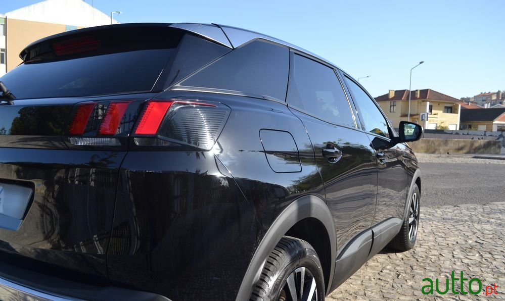 2018' Peugeot 3008 photo #2