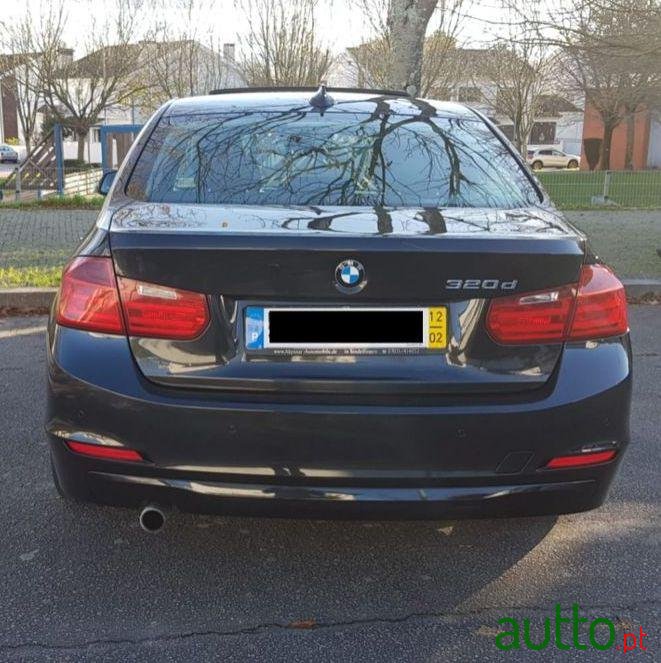 2012' BMW 320 Sport Line photo #1