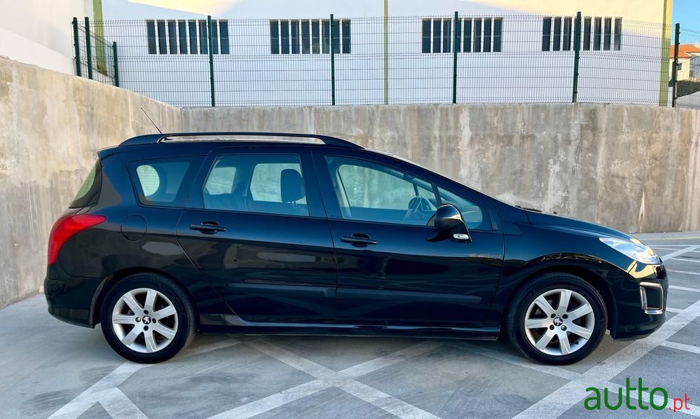 2013' Peugeot 308 Sw photo #3