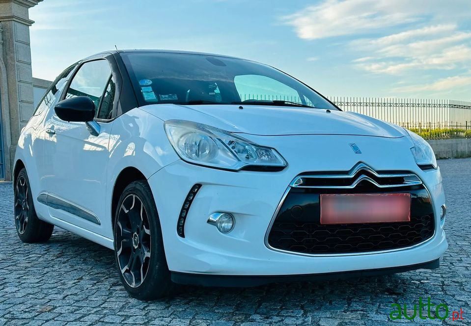 2010' Citroen DS3 photo #2