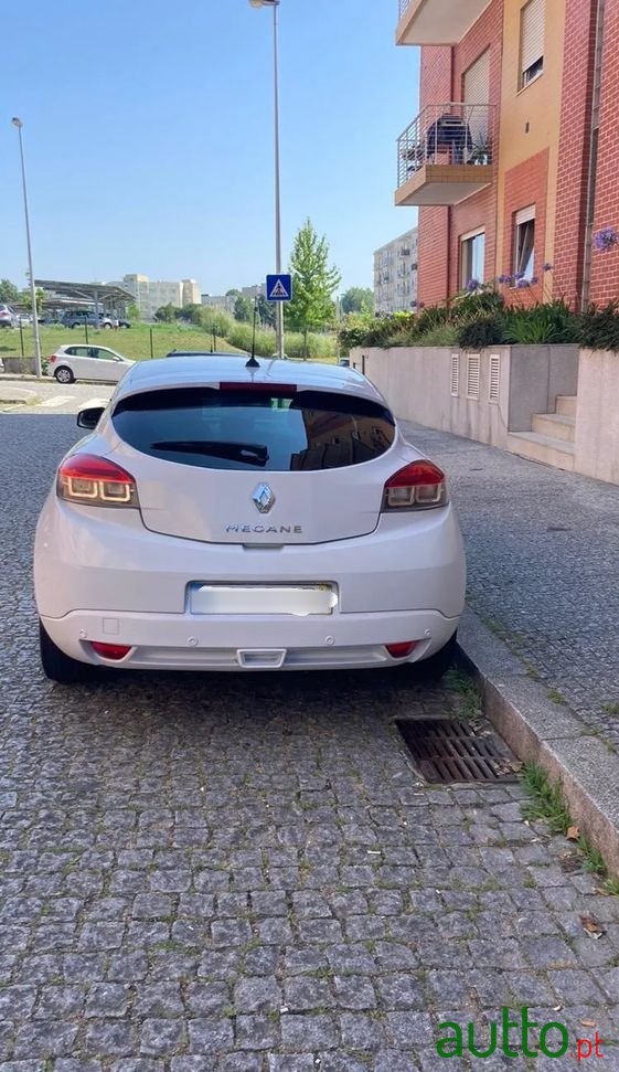 2010' Renault Megane photo #5