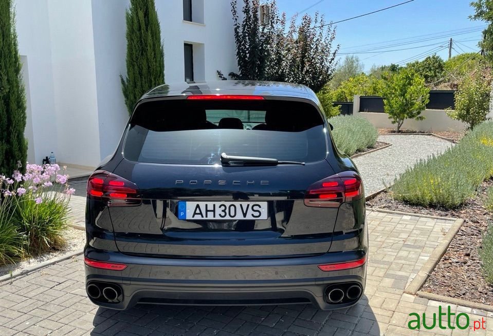 2015' Porsche Cayenne photo #4