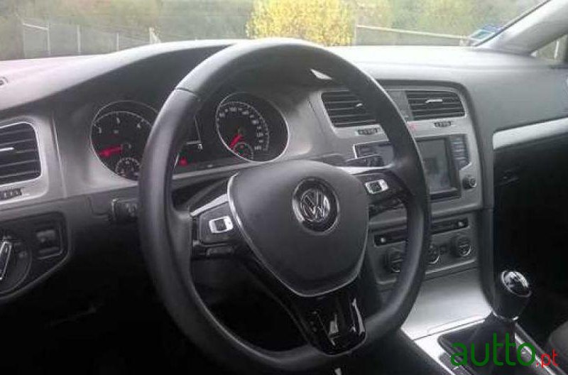 2016' Volkswagen Golf photo #2