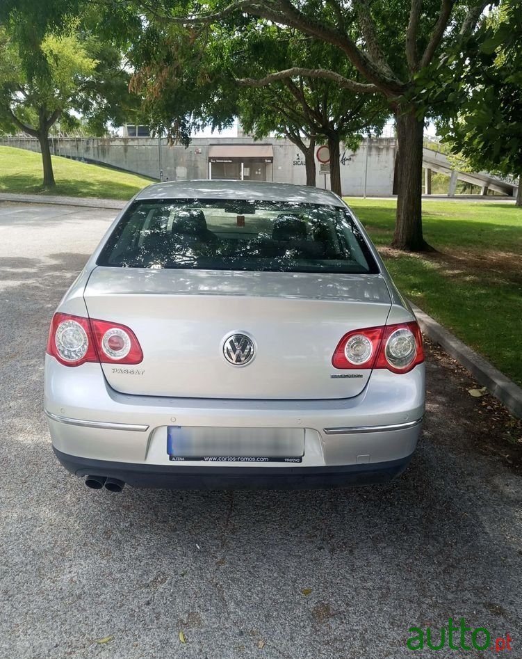 2009' Volkswagen Passat photo #6