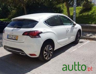 2011' Citroen DS4 photo #3