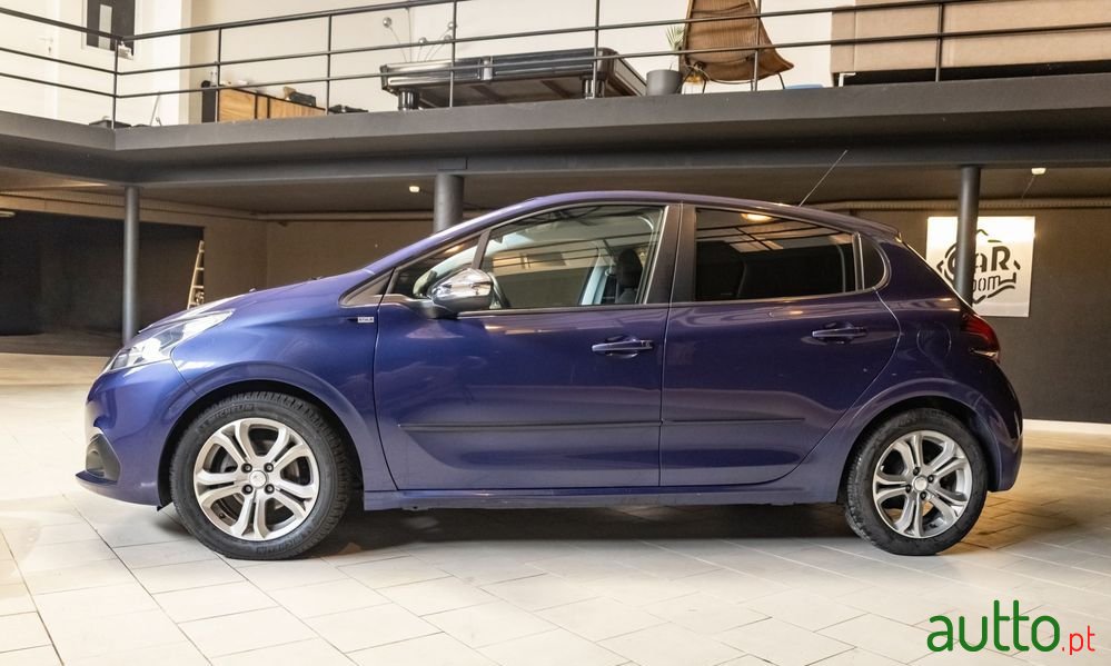 2016' Peugeot 208 1.2 Puretech Style photo #6
