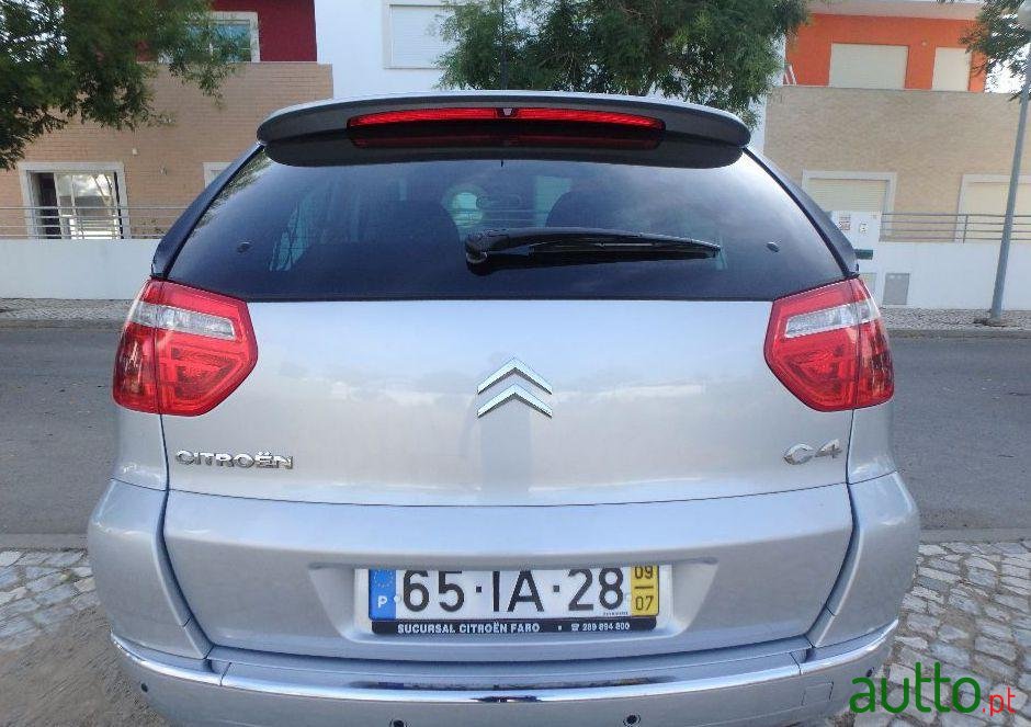 2009' Citroen C4 Picasso photo #2