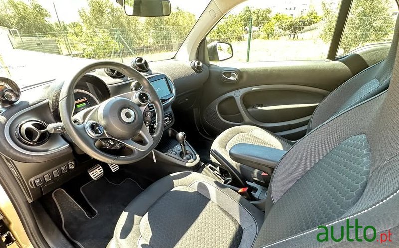 2020' Smart Fortwo Eq Passion photo #6