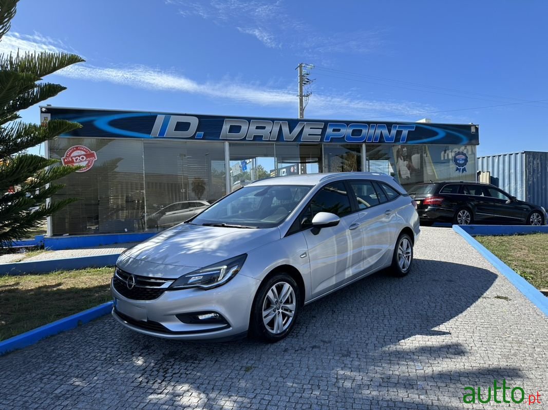 2018' Opel Astra Sports Tourer photo #1