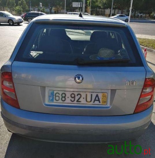 2002' Skoda Fabia 5 Portas photo #3