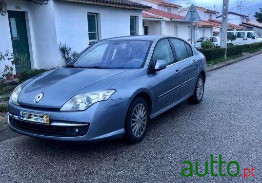 2008' Renault Laguna 2.0 Dci Luxe photo #3
