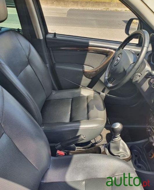 2011' Dacia Duster photo #4