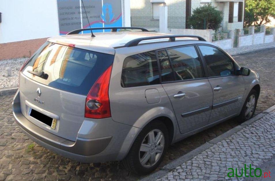 2004' Renault Megane Break photo #1
