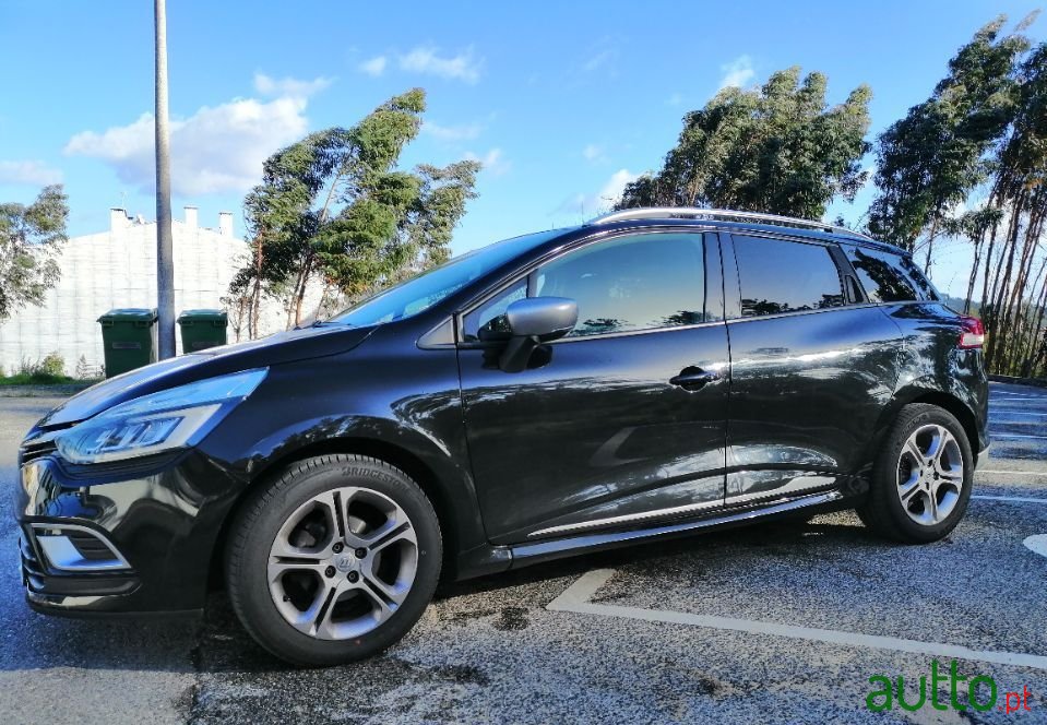 2016' Renault Clio Sport Tourer photo #1