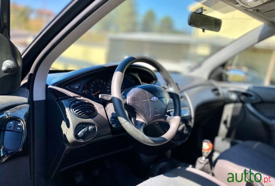 2001' Ford Focus Sw photo #1