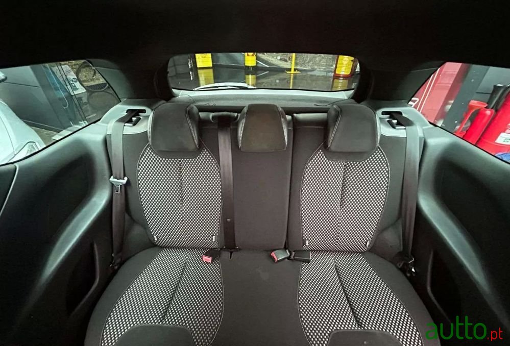 2010' Citroen DS3 1.6 E-Hdi So Chic photo #6