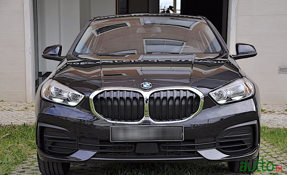 2020' BMW 118 photo #5