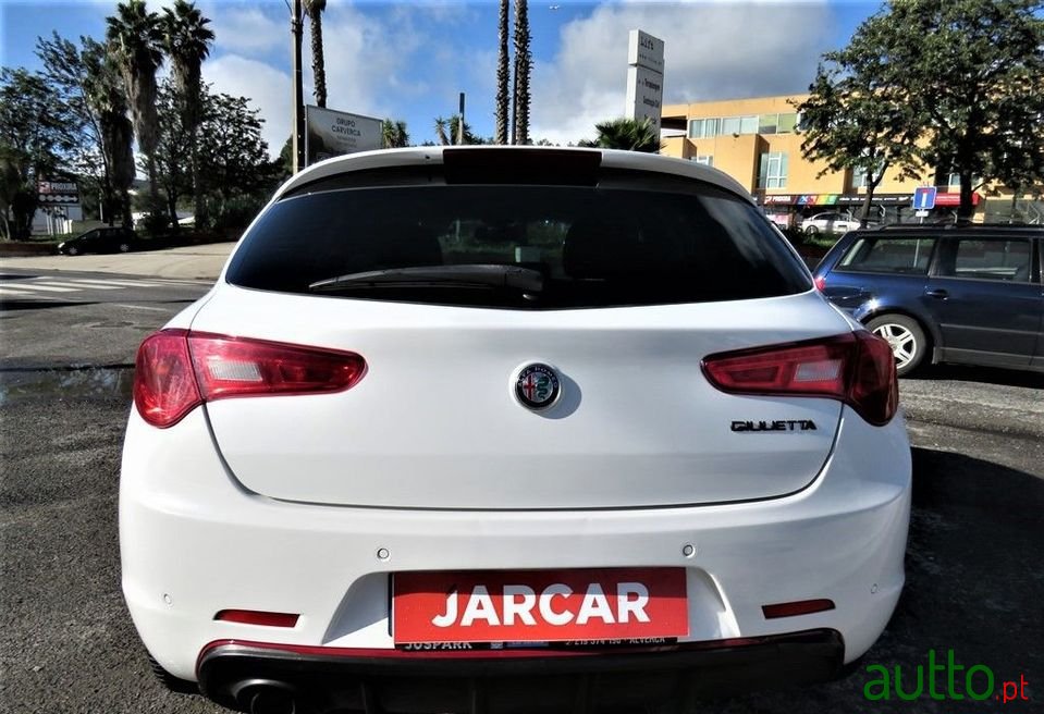 2019' Alfa Romeo Giulietta photo #5