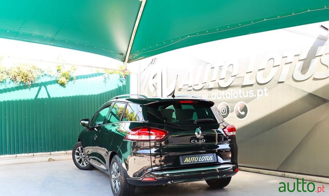 2014' Renault Clio Sport Tourer photo #6