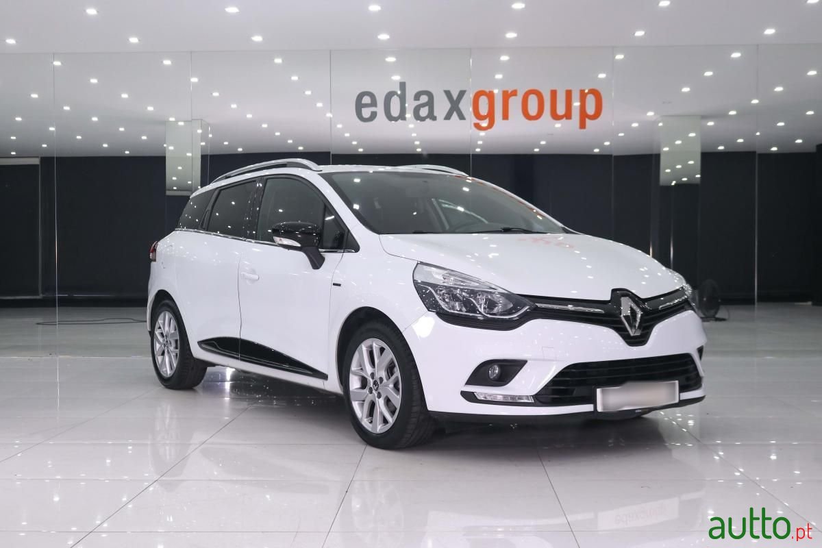 2019' Renault Clio Sport Tourer photo #1