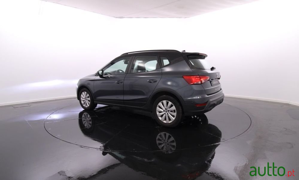 2022' SEAT Arona 1.0 Tsi Style photo #4
