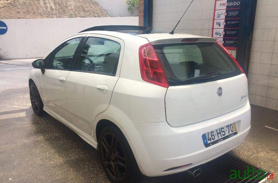 2009' Fiat Grande Punto photo #1