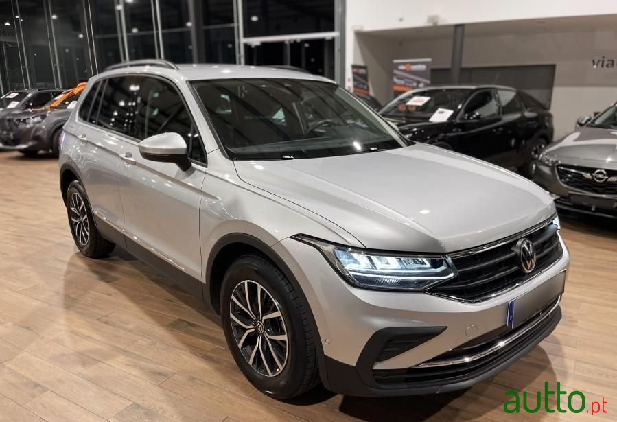 2022' Volkswagen Tiguan 1.5 Tsi Life photo #3