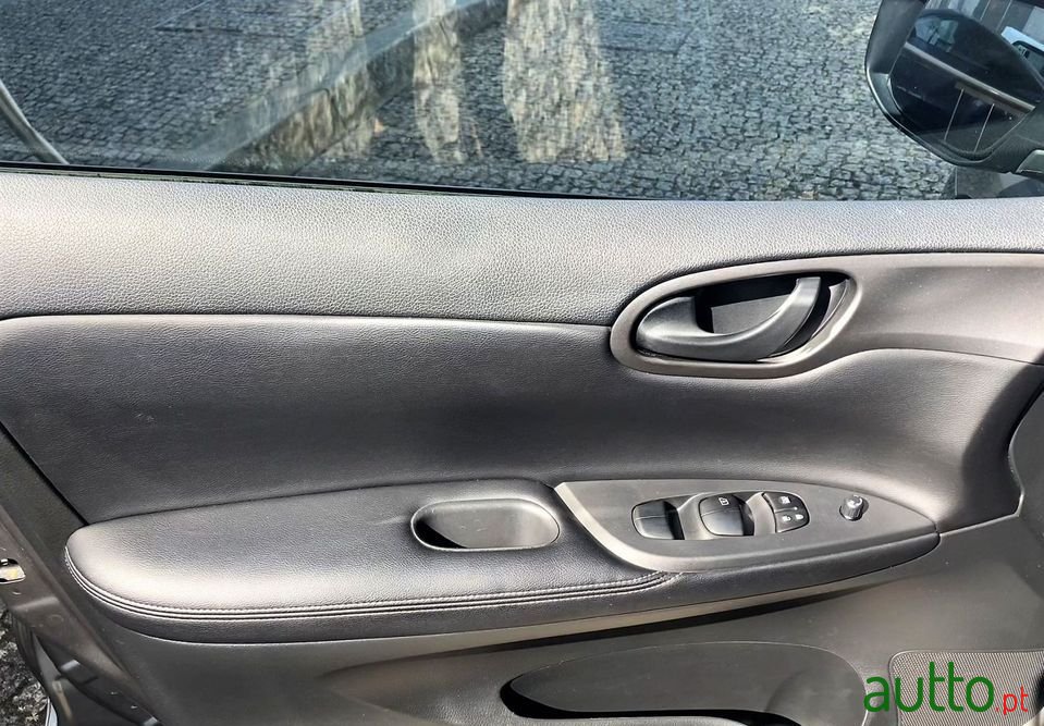 2016' Nissan Pulsar photo #4