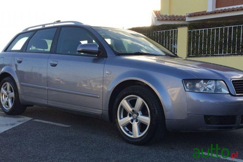 2003' Audi A4 Avant photo #1