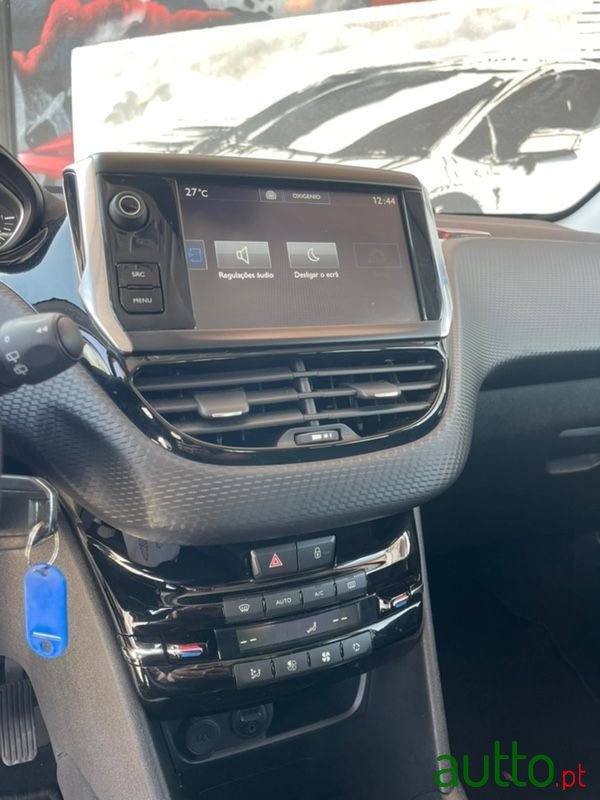 2017' Peugeot 208 photo #5