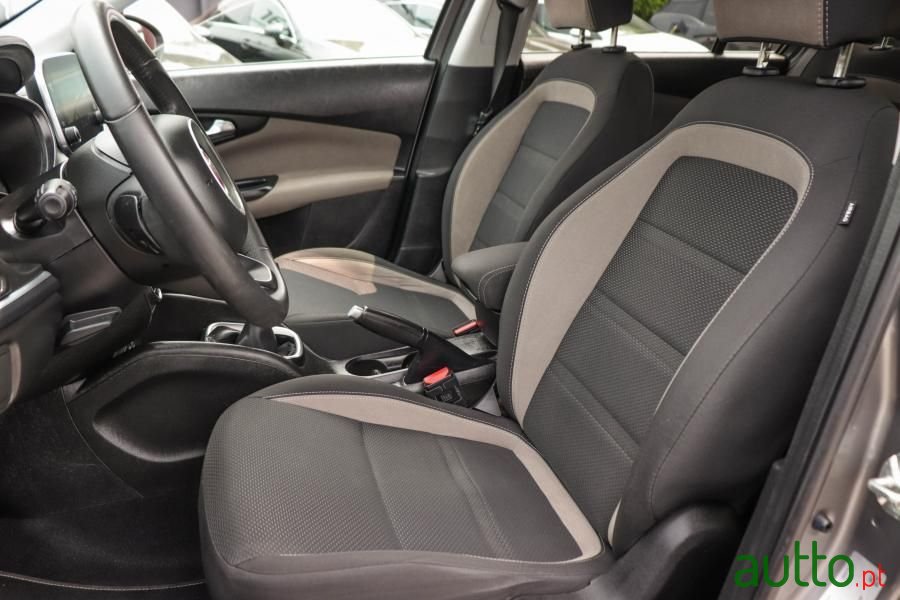 2018' Fiat Tipo Station Wagon photo #6