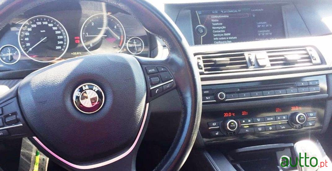 2010' BMW 520 photo #1