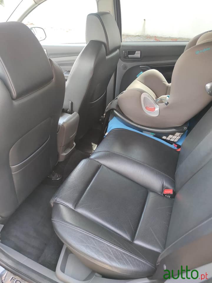 2009' Ford Focus photo #4