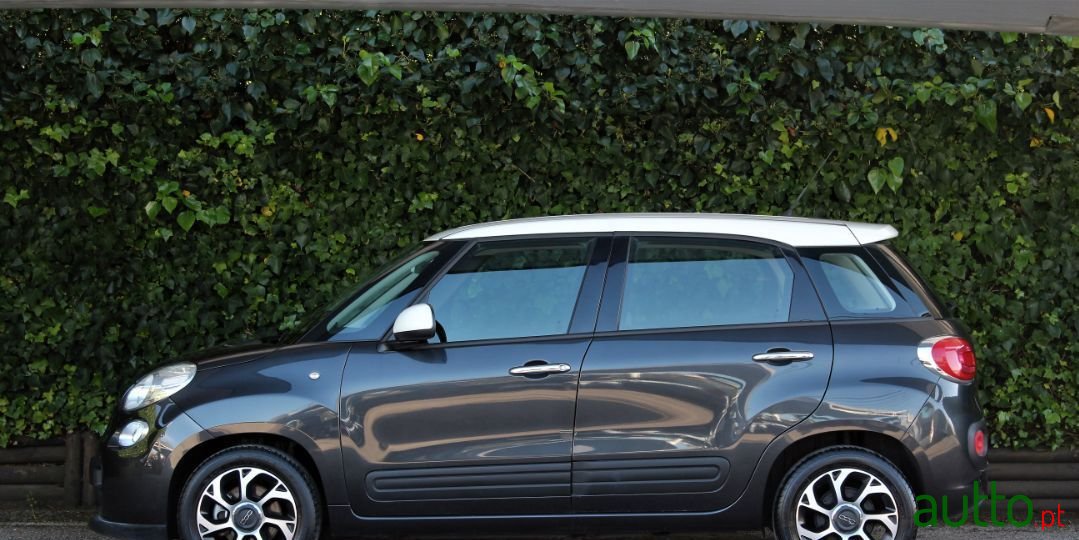 2017' Fiat 500L photo #3