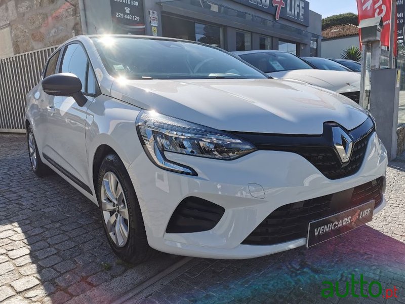 2020' Renault Clio photo #2