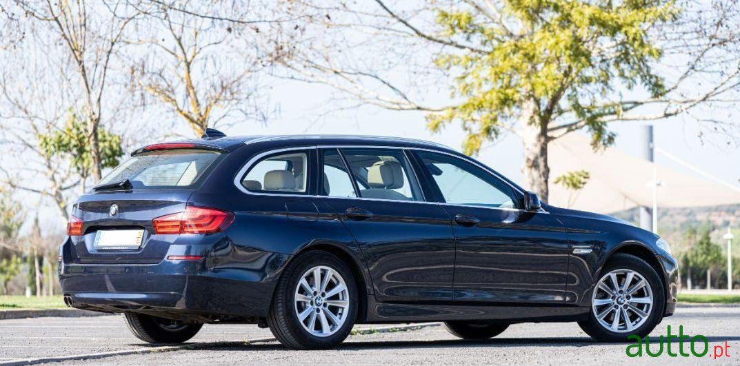 2012' BMW 520 D Efficientdynamics photo #1