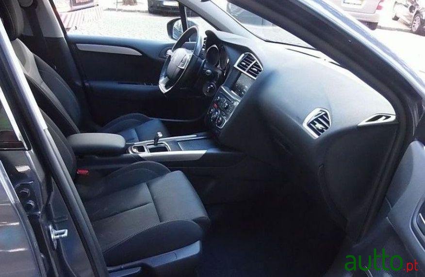 2012' Citroen C4 photo #3