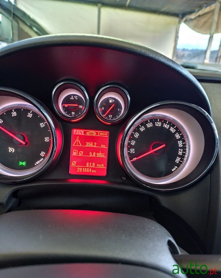 2015' Opel Astra Sports Tourer photo #3