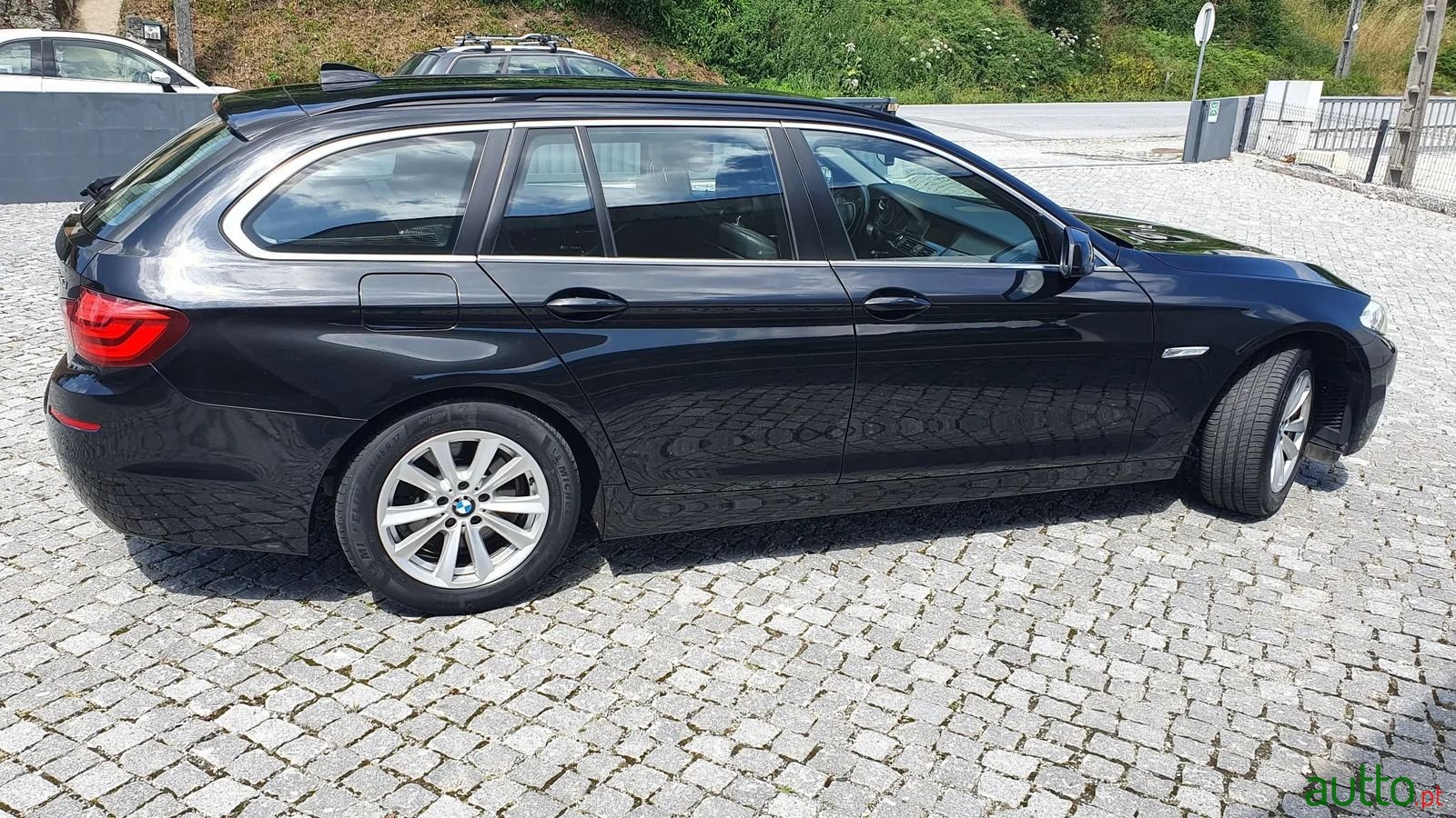 2012' BMW 520 photo #2