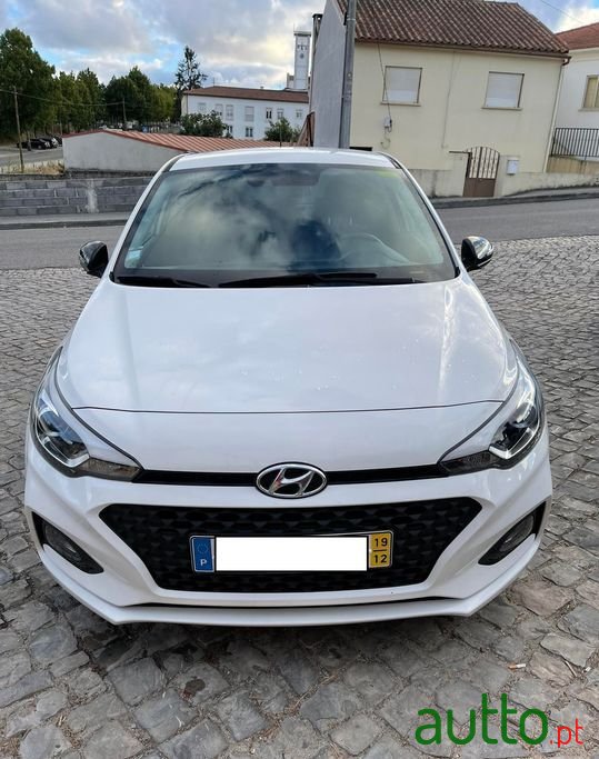 2019' Hyundai i20 photo #1