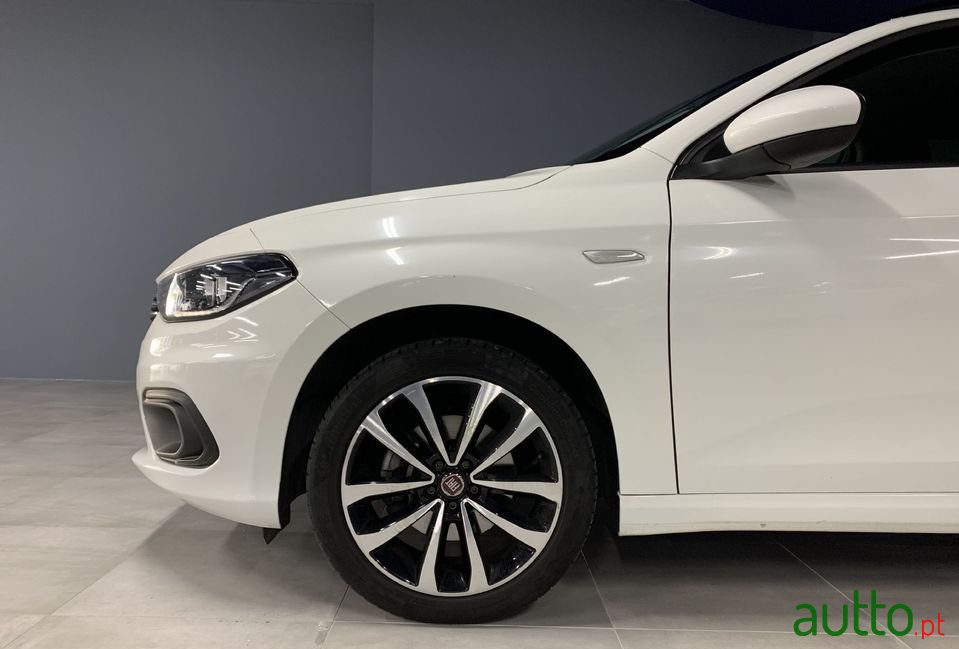 2020' Fiat Tipo Station Wagon photo #5