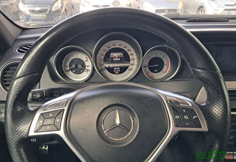 2013' Mercedes-Benz Classe C photo #5