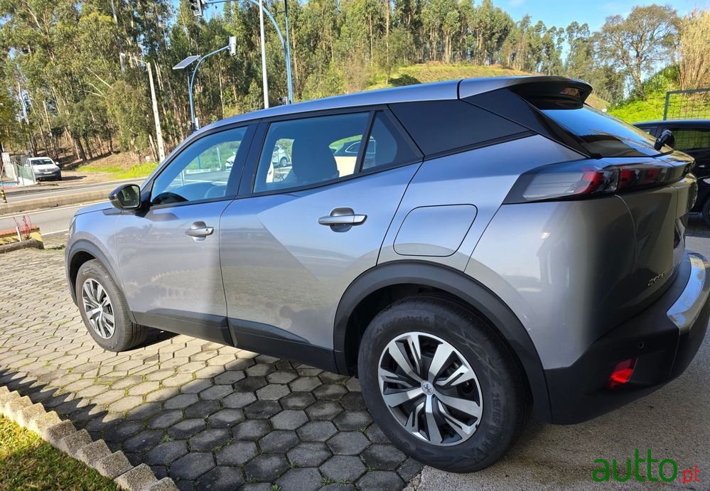 2023' Peugeot 2008 photo #4