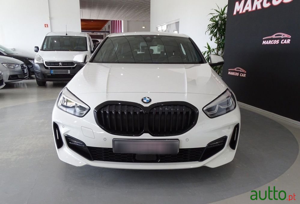 2021' BMW 116 D Pack M Auto photo #2